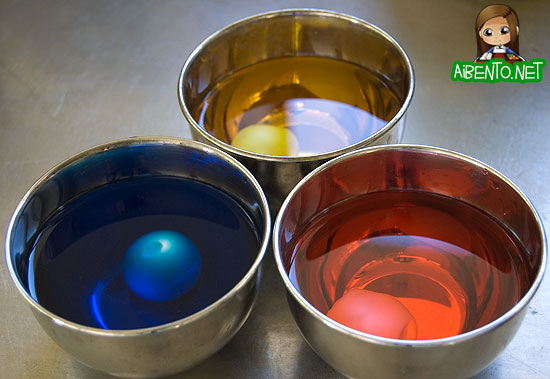 Dyeing Eggs