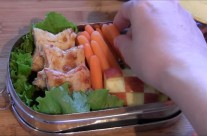 VIDEO: How to Make a Star Pizza Bento