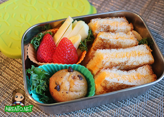 Grilled cheese triangles bento.